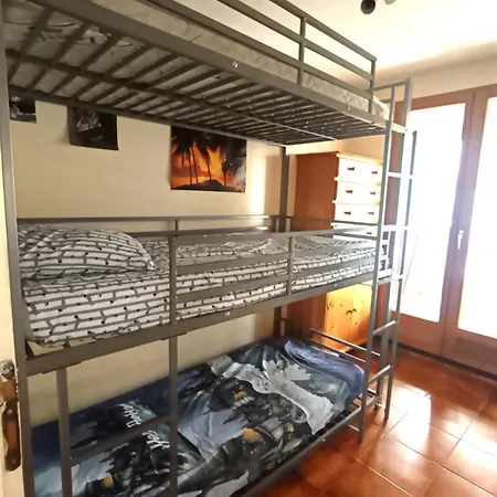 Nyaraló House 2 Bedrooms With Garden Near