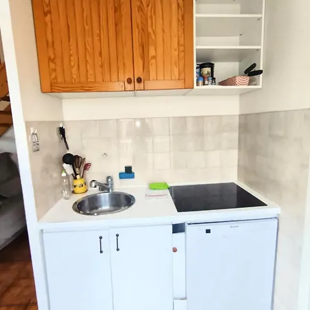 House 2 Bedrooms With Garden Near Feriehus