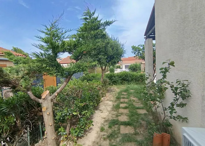 House 2 Bedrooms With Garden Near * Sainte-Marie-la-Mer