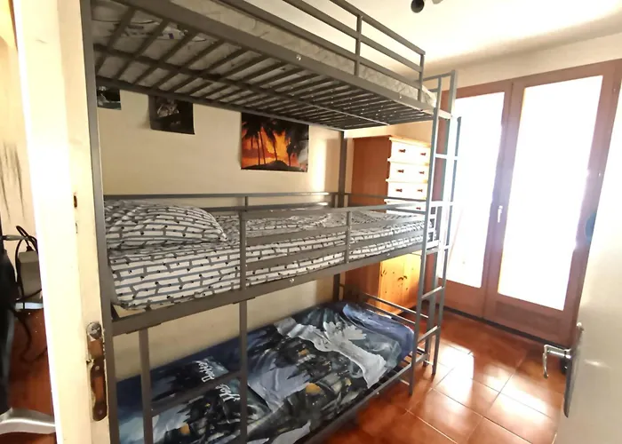 House 2 Bedrooms With Garden Near *